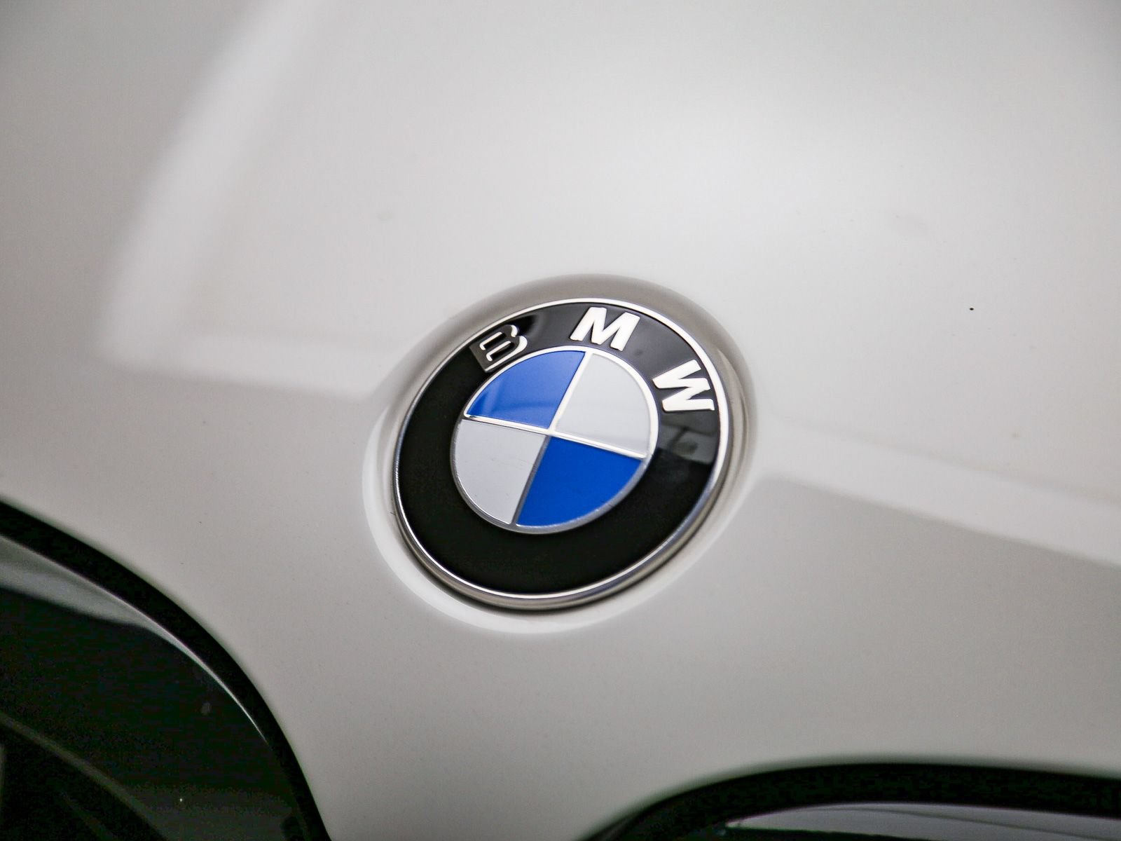 Certified 2024 BMW X4 xDrive30i w/ Premium Package AWD/4WD image 9