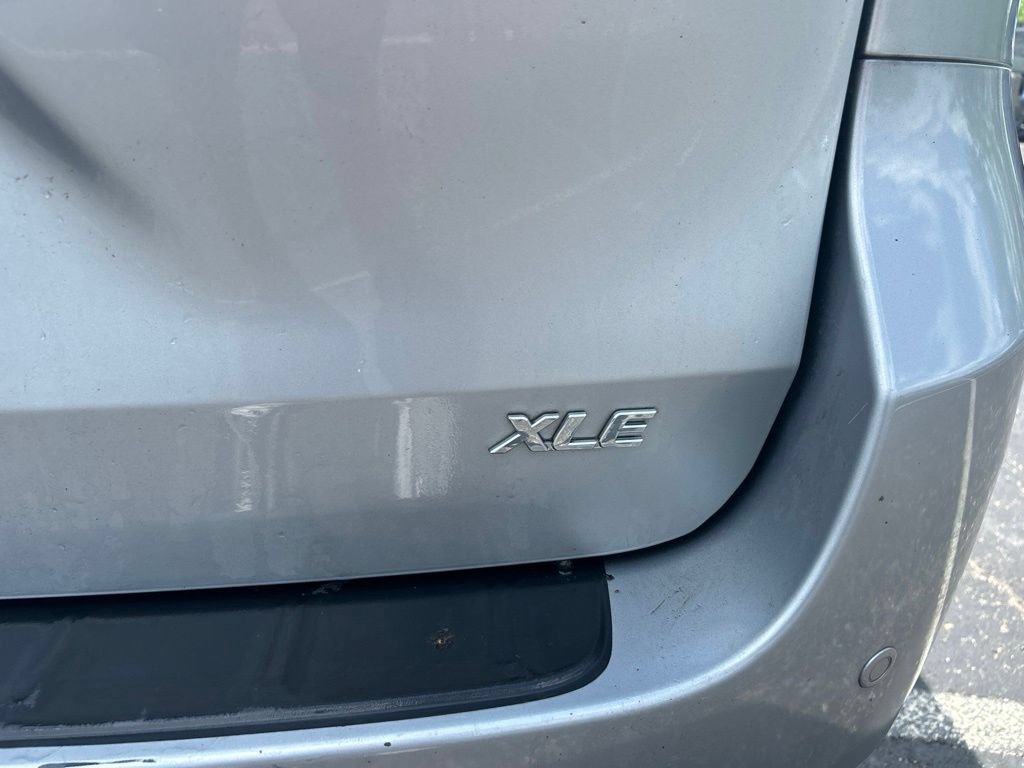 Used 2017 Toyota Sienna XLE Premium FWD image 4