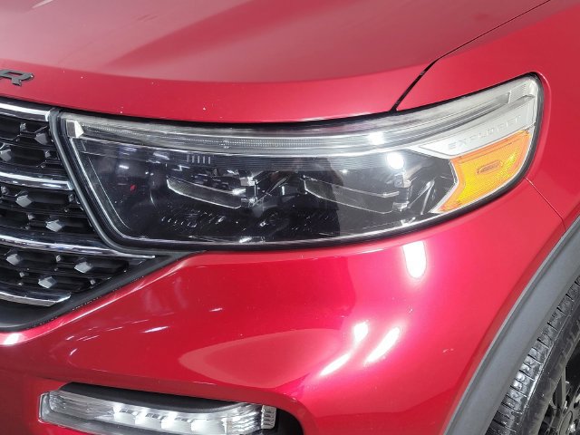 Certified 2020 Ford Explorer XLT w/ Equipment Group 202A AWD/4WD image 9