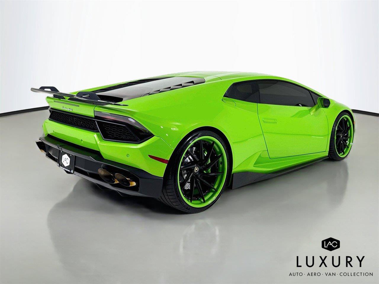 Used 2017 Lamborghini Huracan LP 580-2 RWD image 5