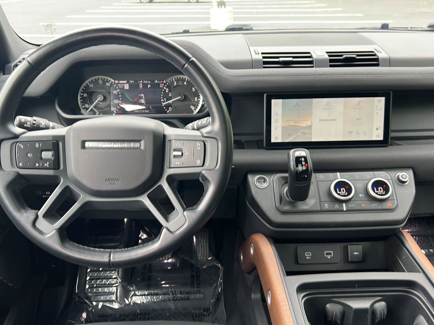 Certified 2023 Land Rover Defender 110 X-Dynamic SE AWD/4WD image 10