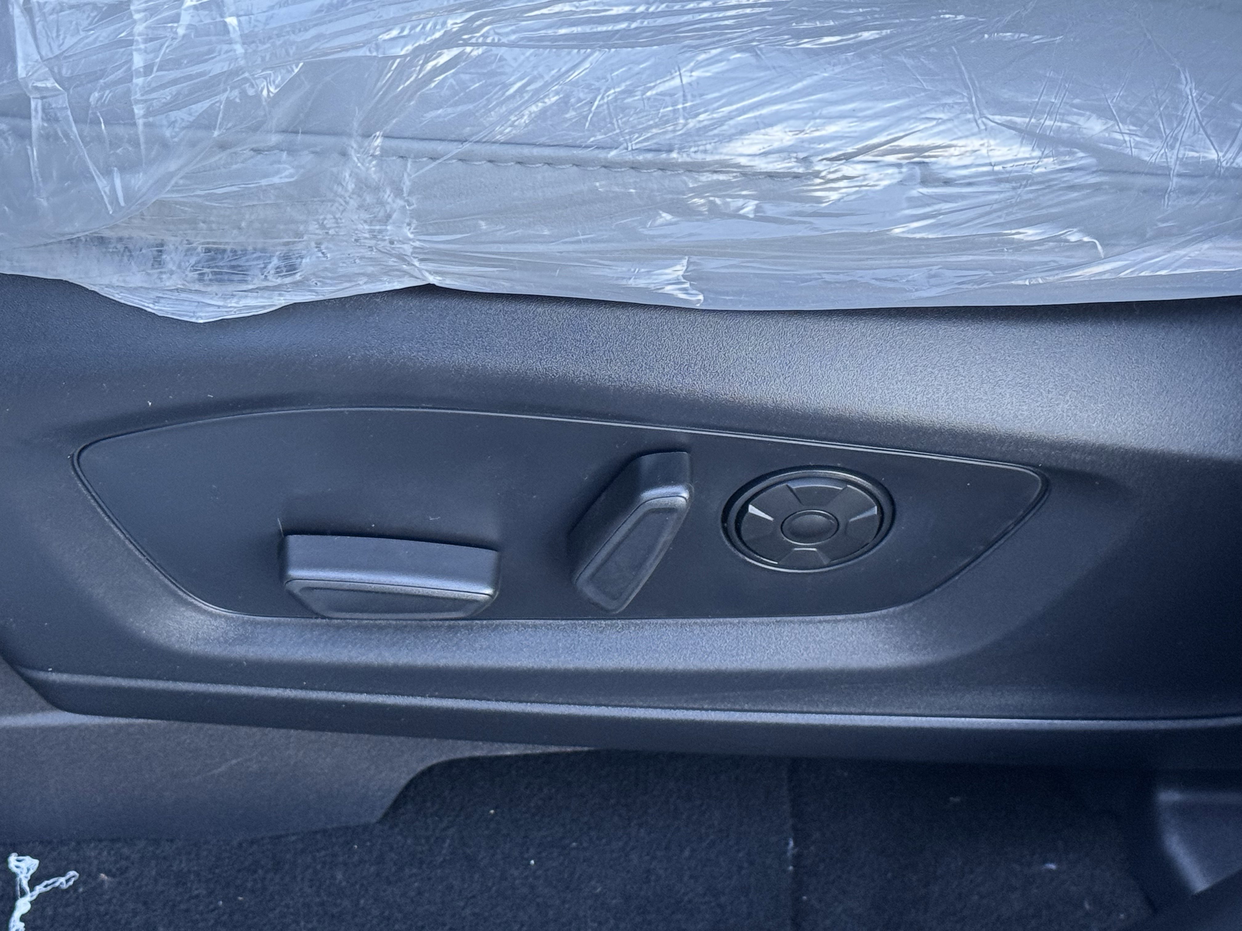 New 2026 Ford Explorer Platinum w/ LUX Leather Package AWD/4WD image 13