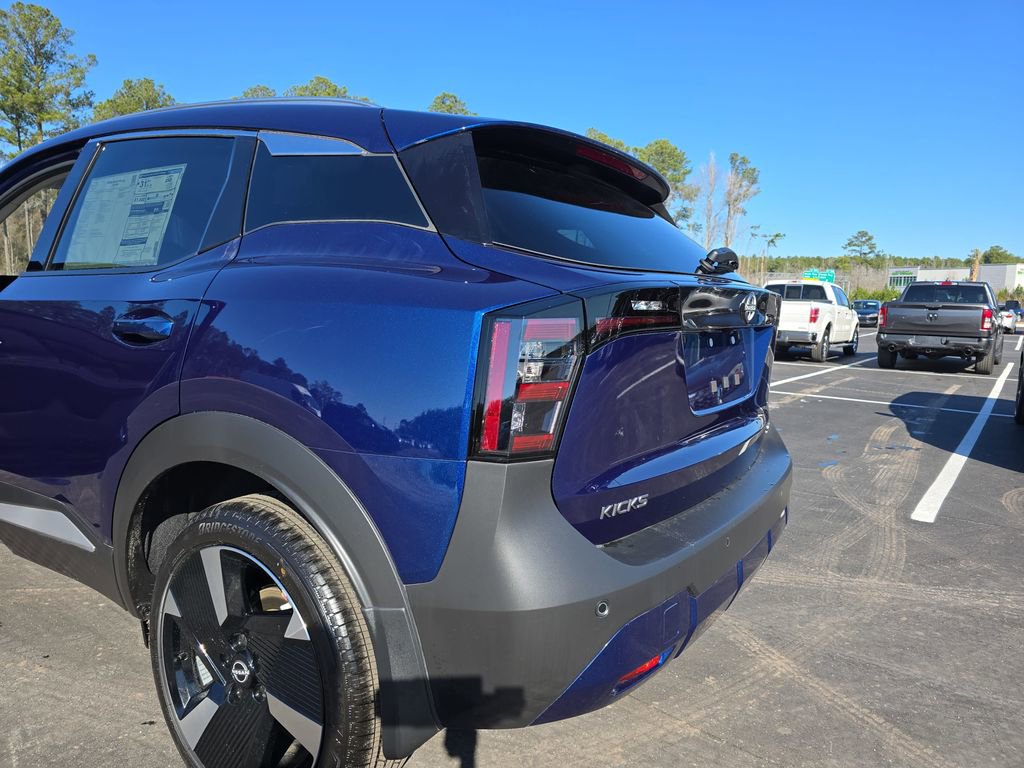 New 2026 Nissan Kicks SR FWD image 36