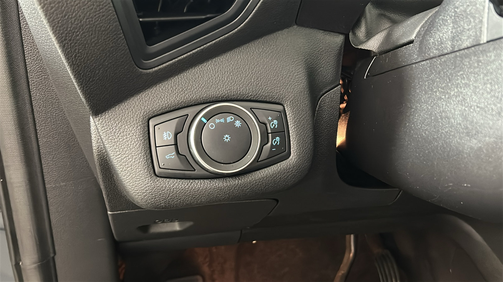 Used 2019 Ford Escape SE FWD image 23