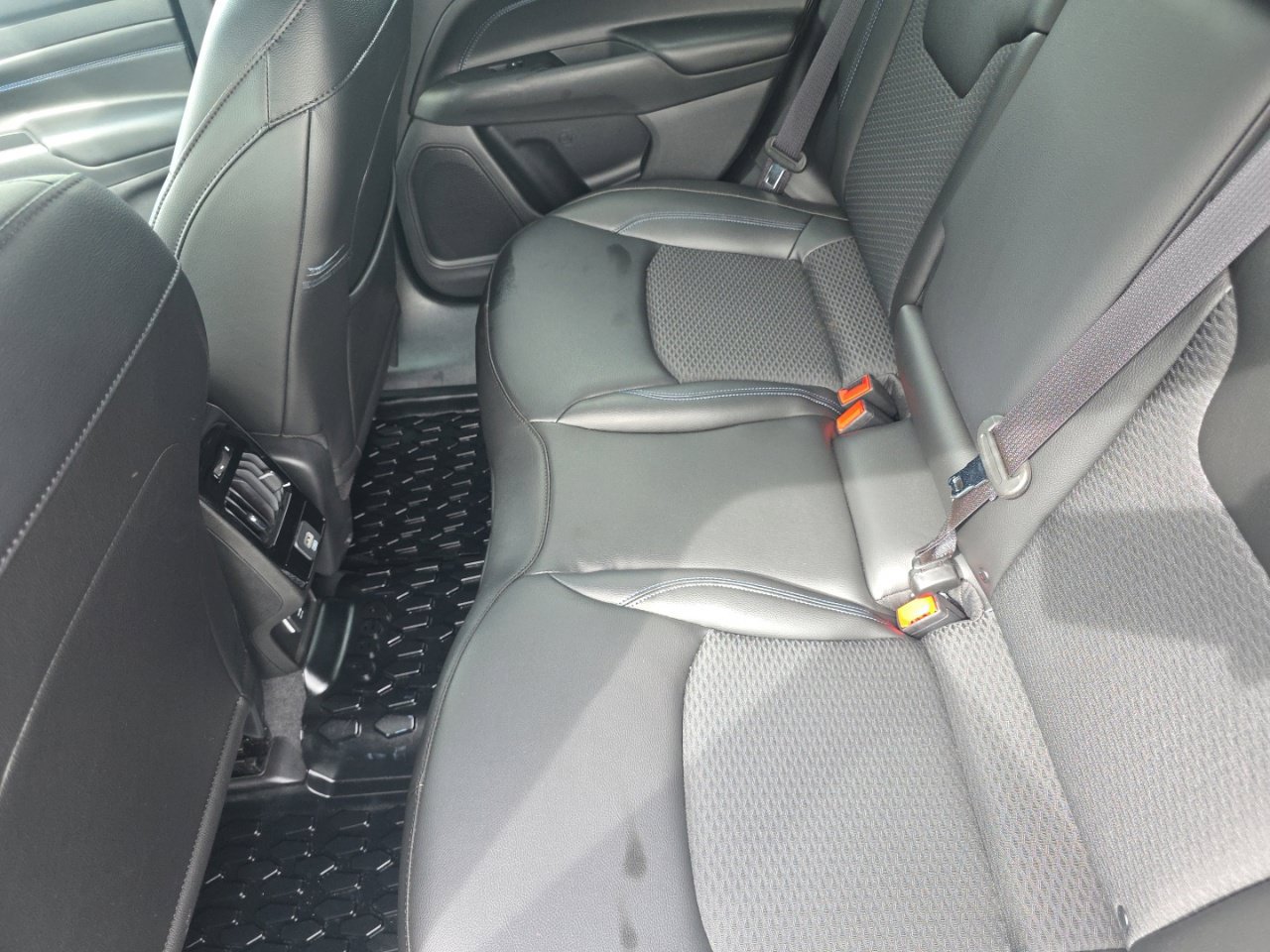 New 2026 Jeep Compass Latitude AWD/4WD image 18