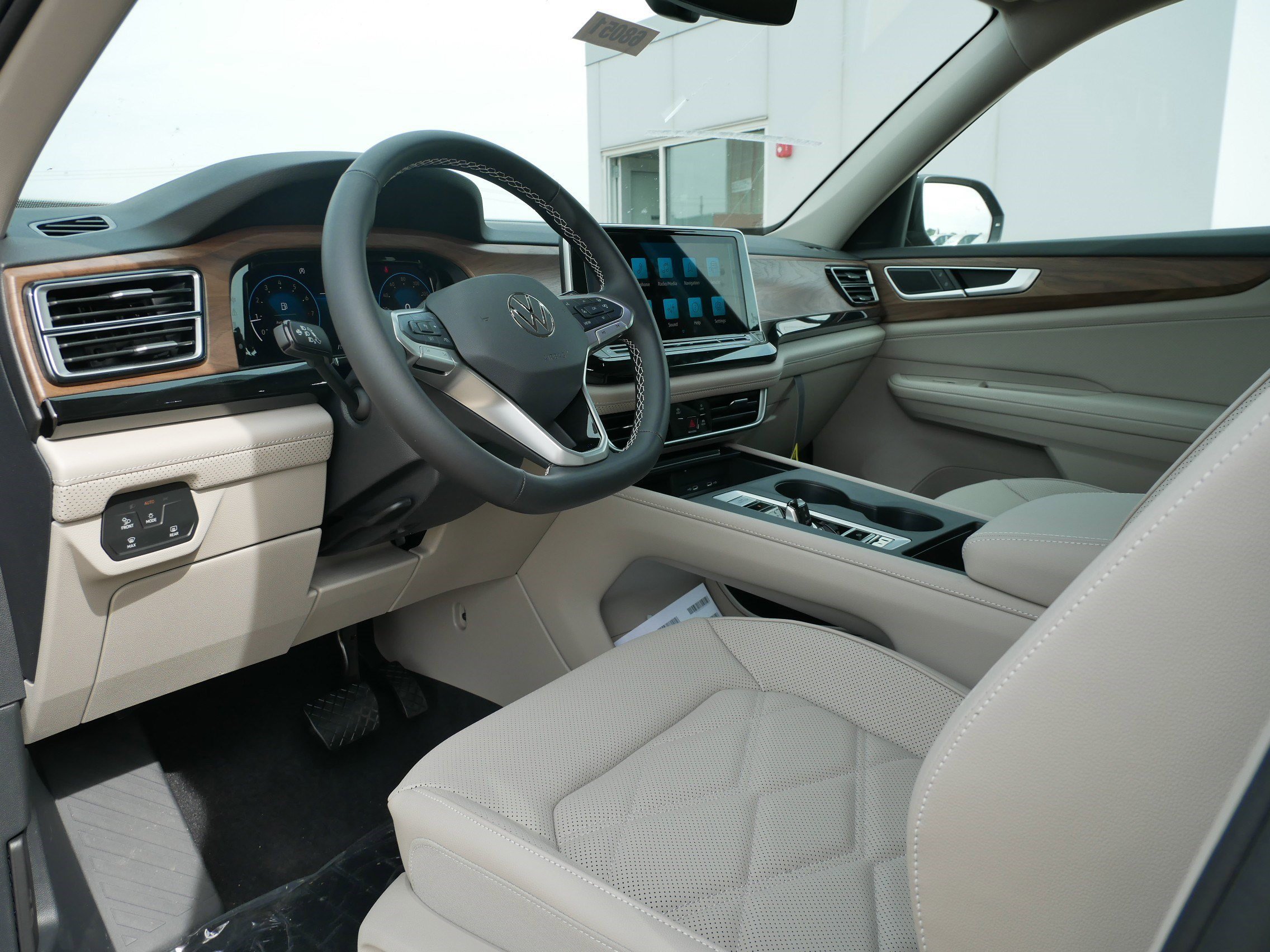 New 2026 Volkswagen Atlas SE AWD/4WD image 4