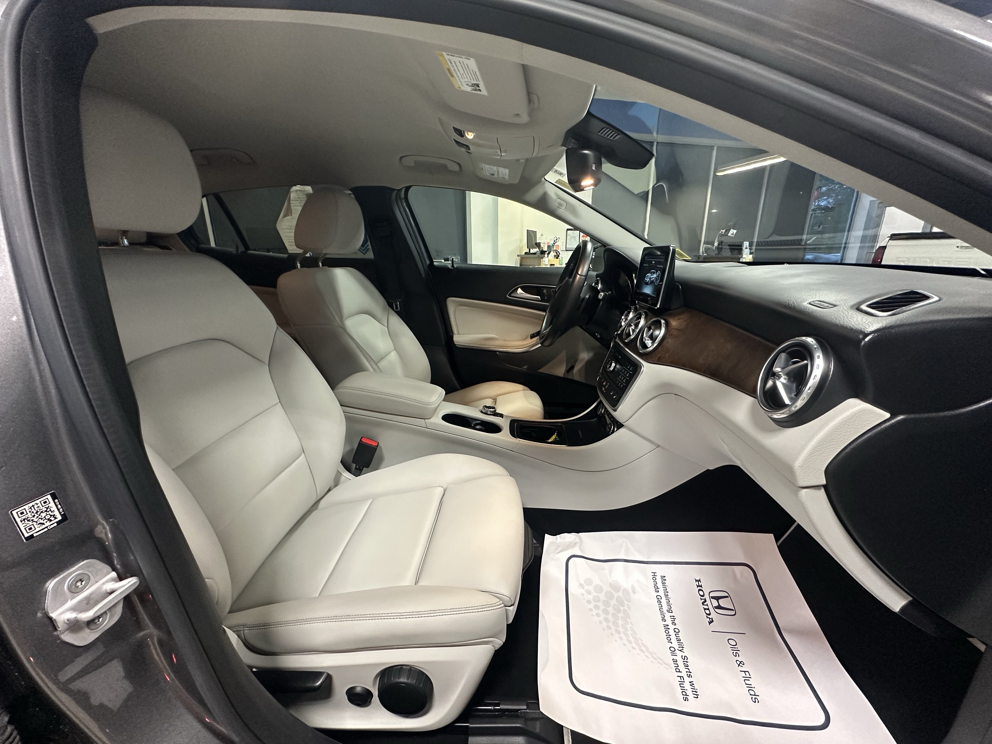Used 2016 Mercedes-Benz GLA 250 4MATIC image 23