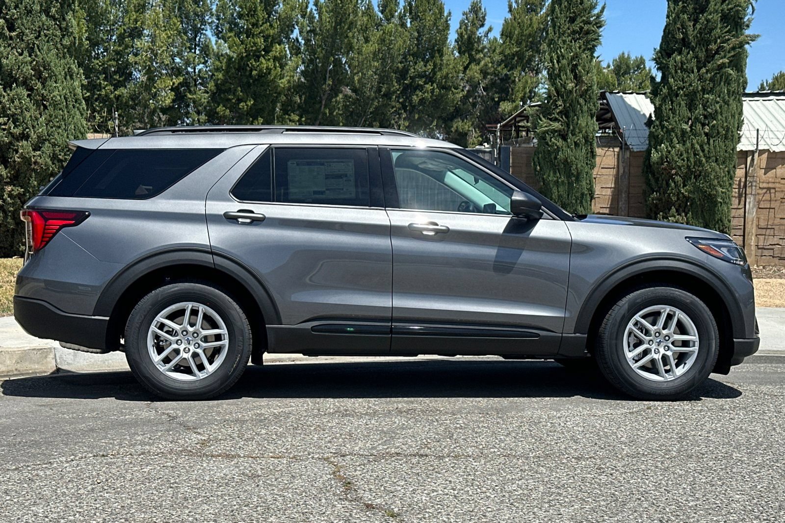 New 2026 Ford Explorer Active RWD image 3