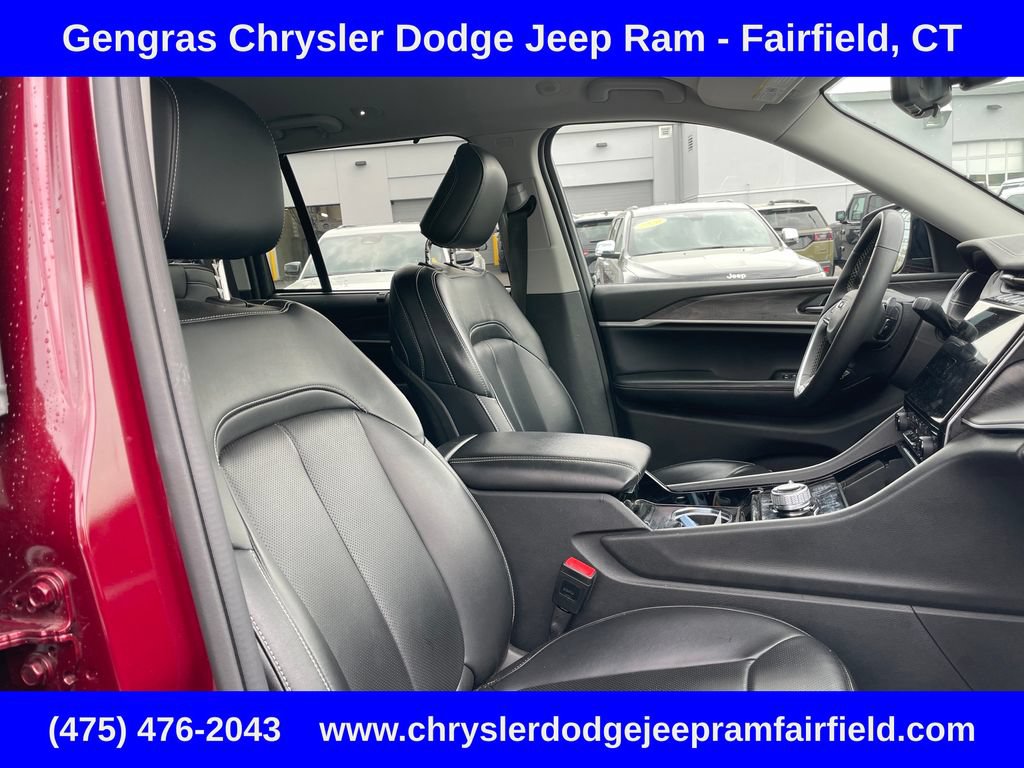 Used 2023 Jeep Grand Cherokee Limited w/ Luxury Tech Group II AWD/4WD image 15