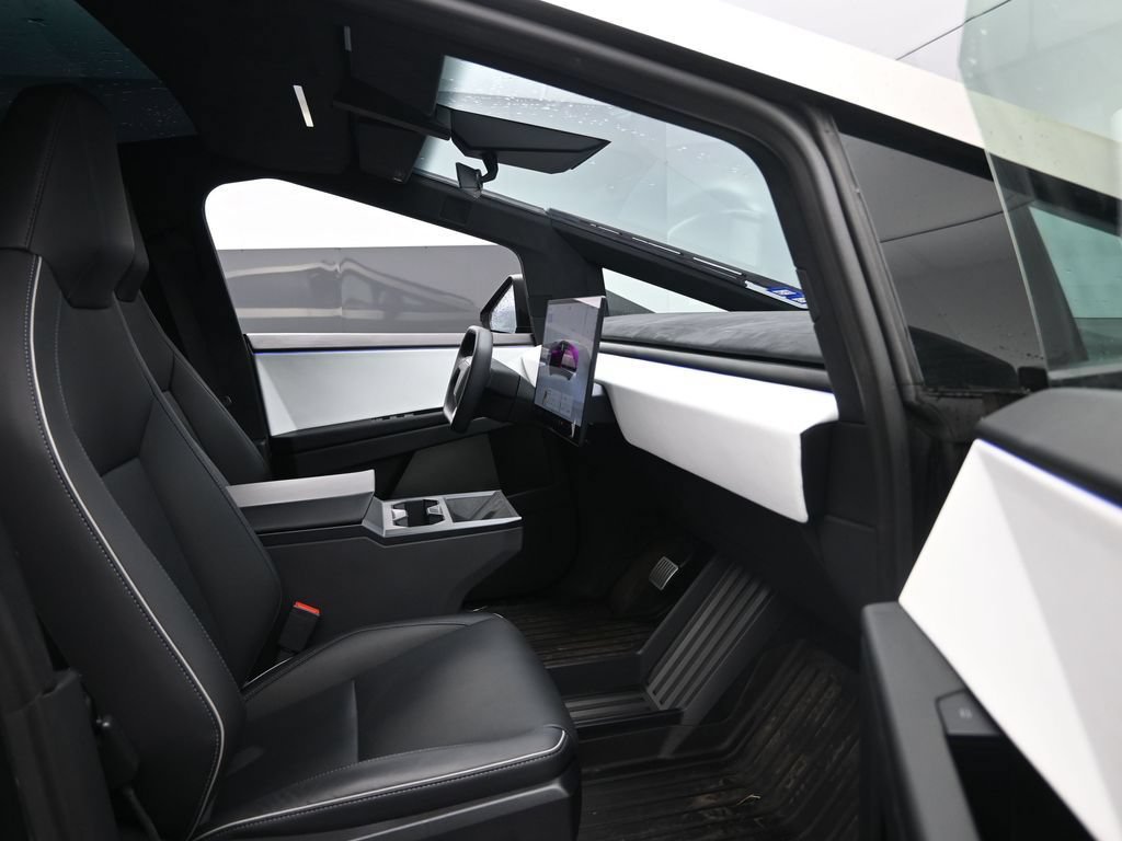 Used 2024 Tesla Cybertruck Cyberbeast AWD/4WD image 25