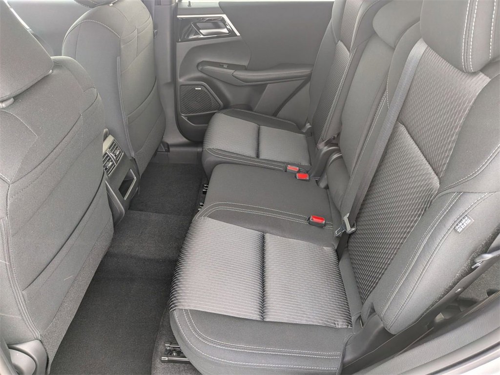 New 2026 Mitsubishi Outlander ES image 28