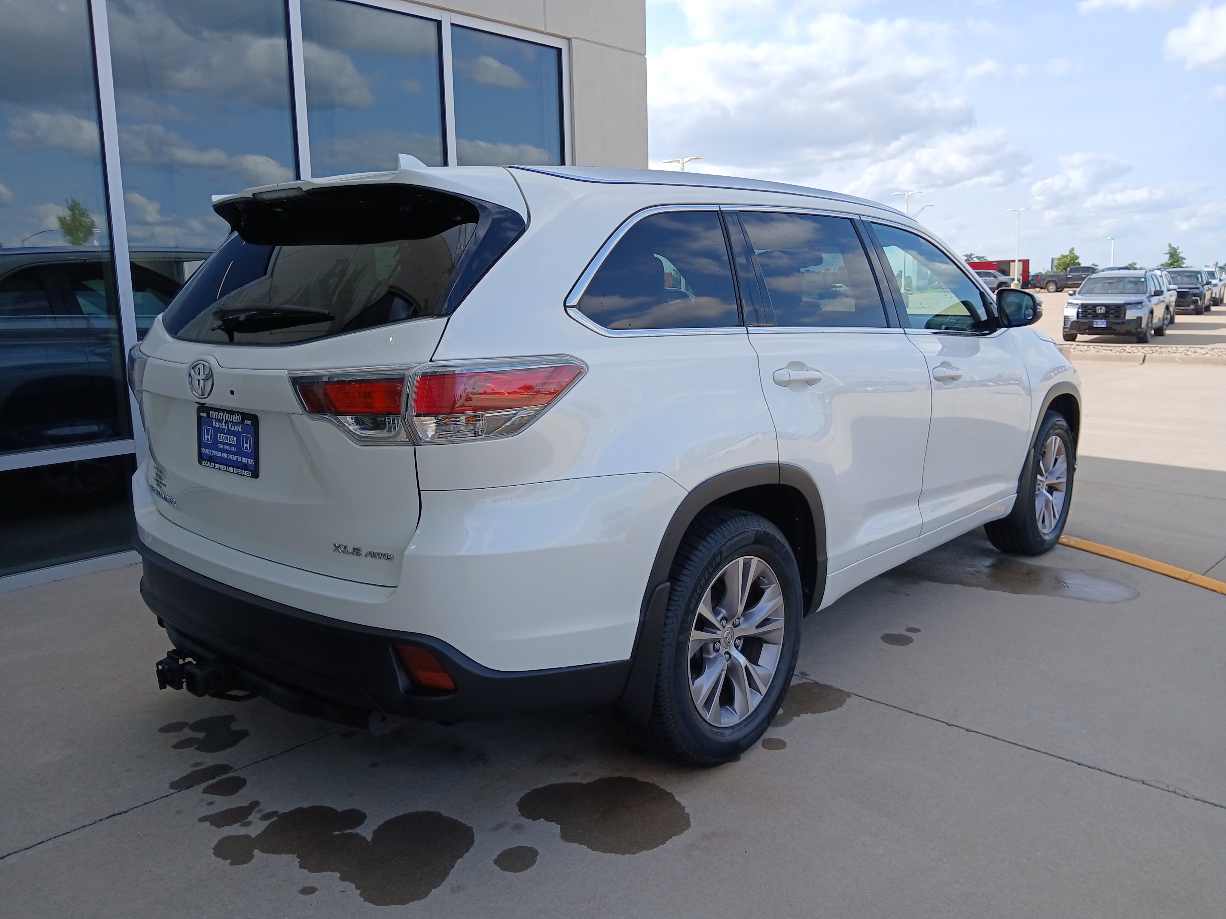 Used 2015 Toyota Highlander XLE AWD/4WD image 7
