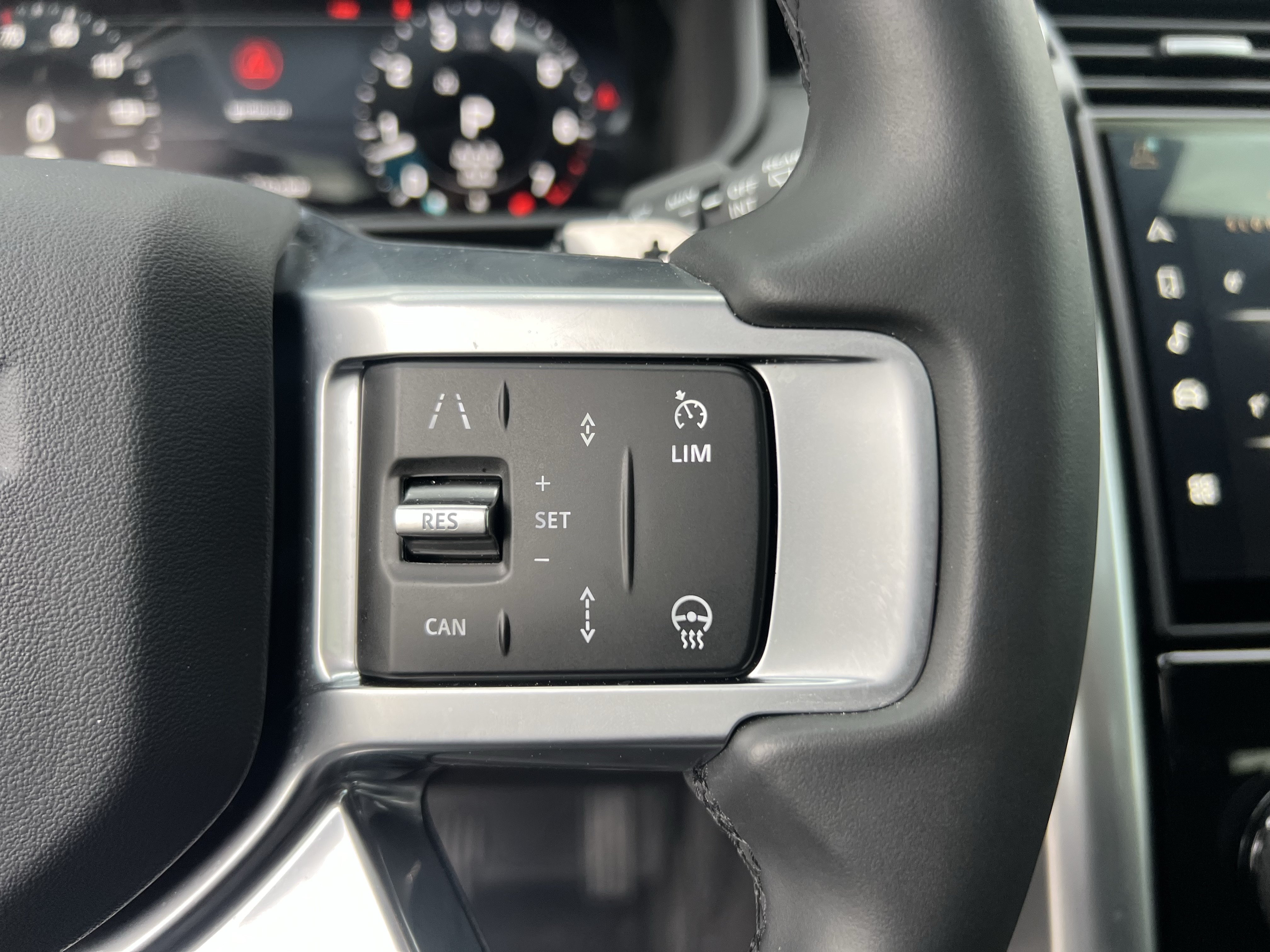 Certified 2025 Land Rover Discovery S AWD/4WD image 23