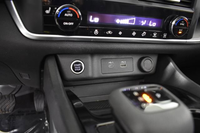 Used 2023 Nissan Rogue SV w/ SV Premium B Package AWD/4WD image 18
