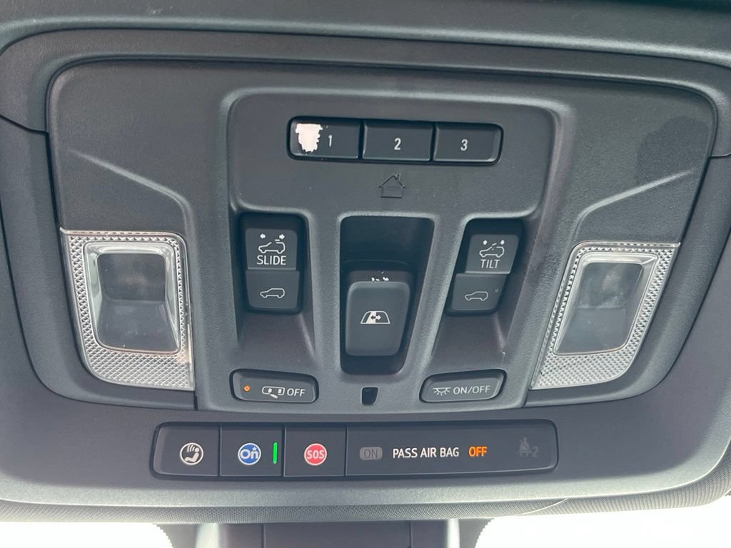 Used 2020 Chevrolet Silverado 1500 High Country w/ Technology Package AWD/4WD image 24