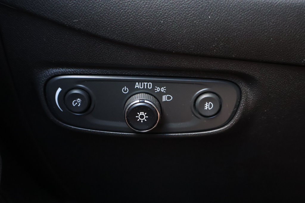 Certified 2023 Chevrolet Equinox Premier AWD/4WD image 39