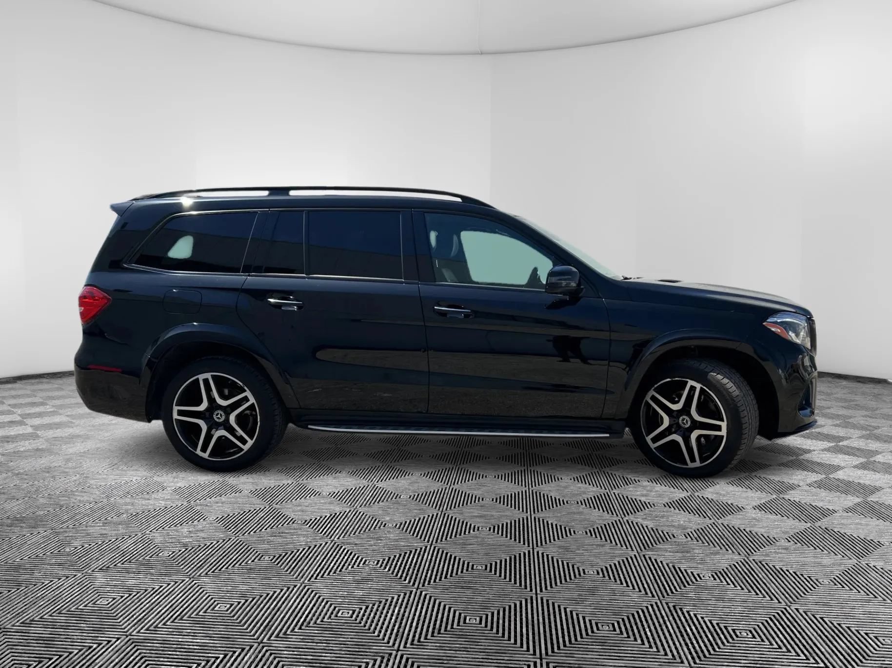 Used 2019 Mercedes-Benz GLS 550 4MATIC image 5
