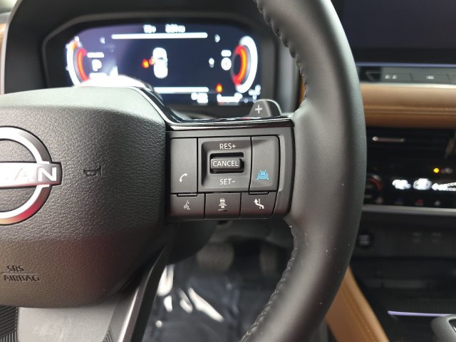 Used 2025 Nissan Rogue Platinum w/ Tech Package FWD image 18