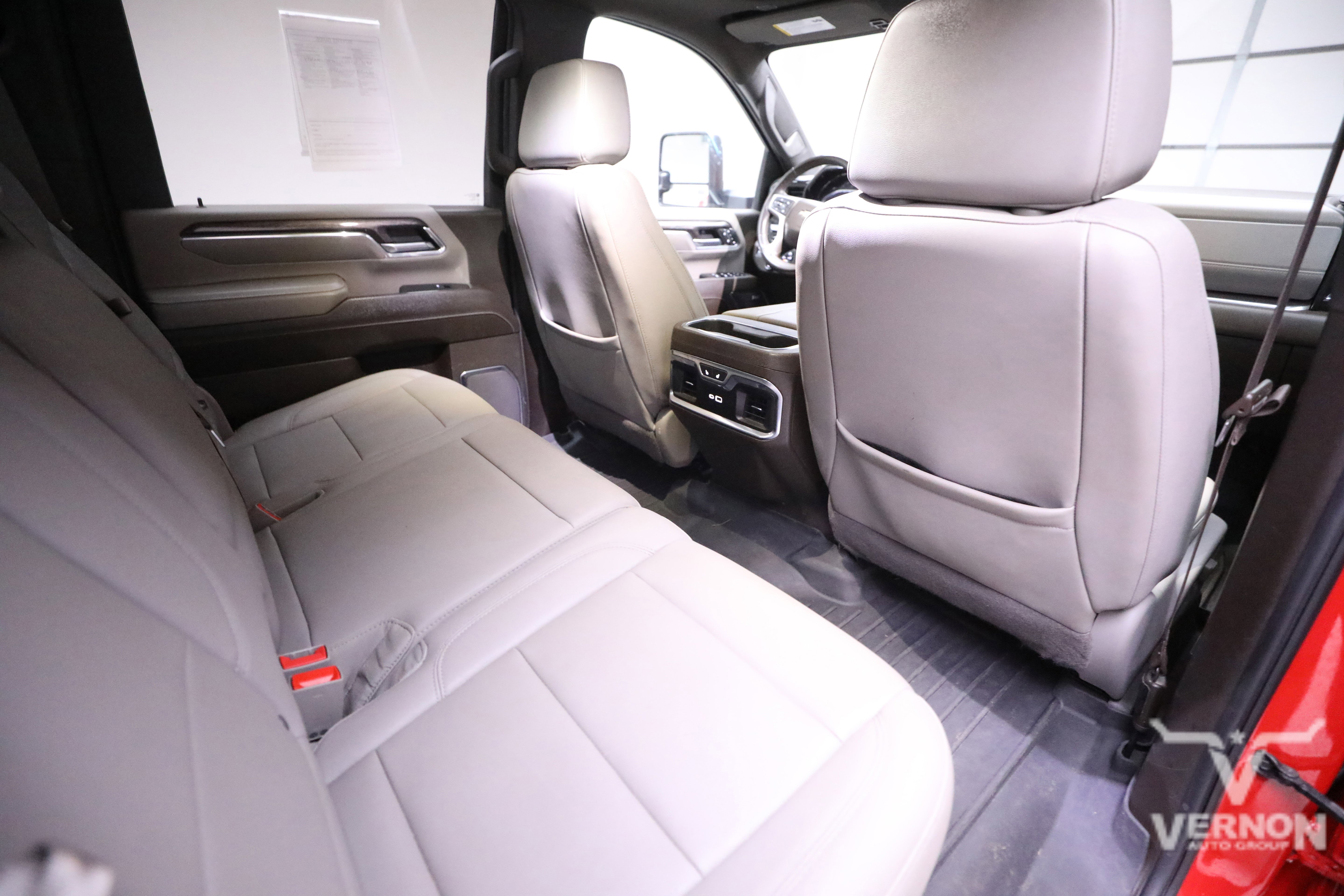 Used 2024 Chevrolet Silverado 3500 LTZ w/ LTZ Convenience Package image 12