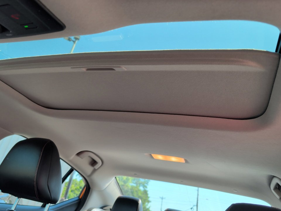 Used 2022 Nissan Sentra SR w/ SR Premium Package FWD image 25