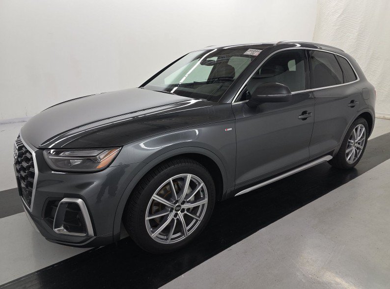 Used 2022 Audi Q5 e Premium Plus w/ Premium Plus Package AWD/4WD image 2