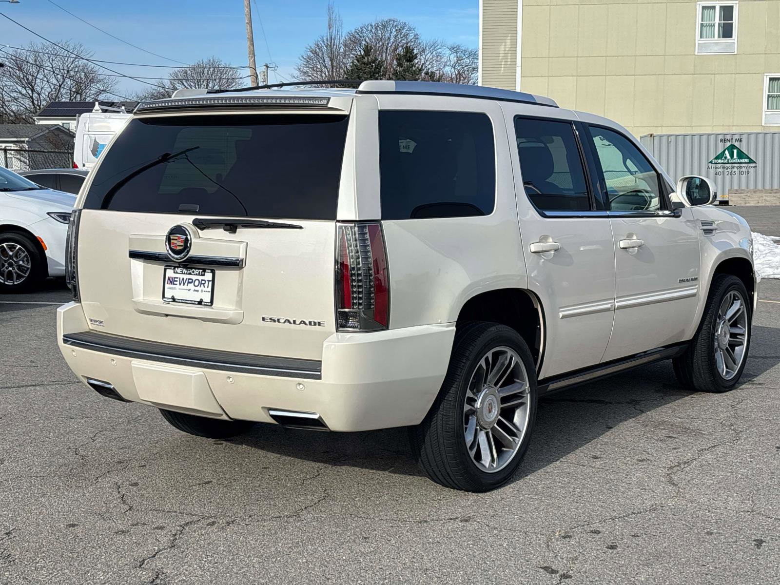 Used 2014 Cadillac Escalade Premium image 3