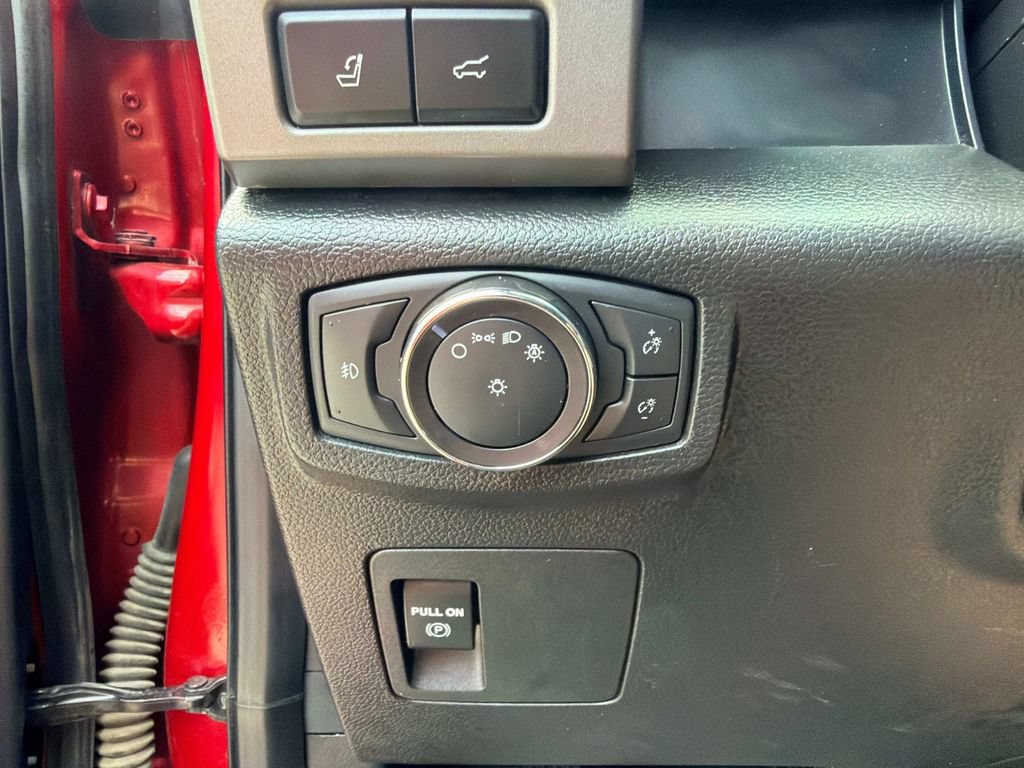 Used 2020 Ford Expedition XLT w/ Equipment Group 202A AWD/4WD image 31
