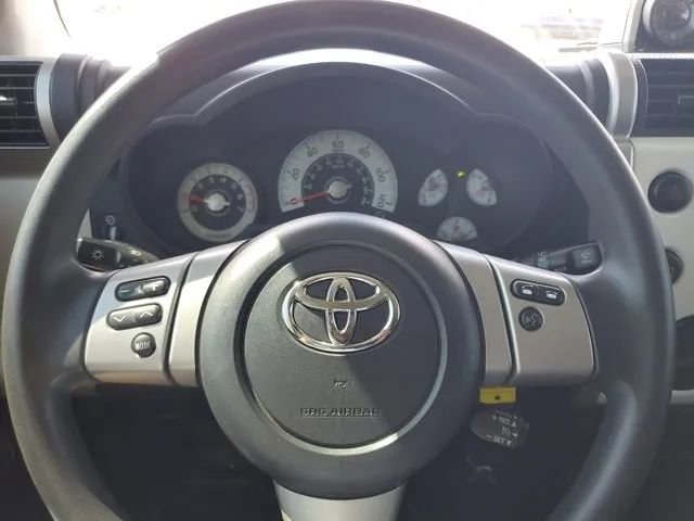 Used 2013 Toyota FJ Cruiser 4WD image 23