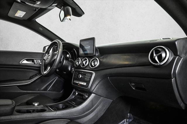 Used 2017 Mercedes-Benz CLA 250 4MATIC image 24