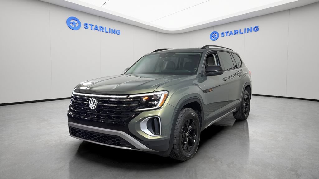Used 2025 Volkswagen Atlas Peak Edition SE AWD/4WD image 16