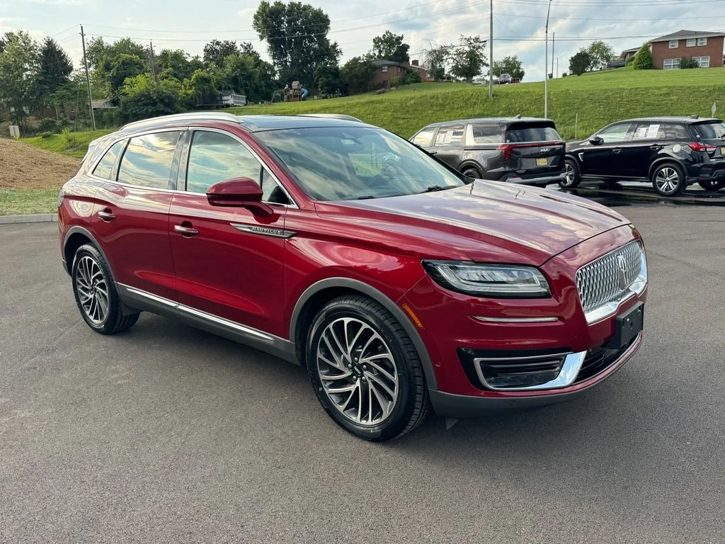 Used 2019 Lincoln Nautilus Reserve AWD/4WD image 2