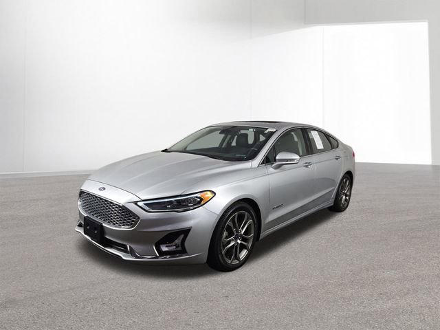 Used 2019 Ford Fusion Titanium image 2