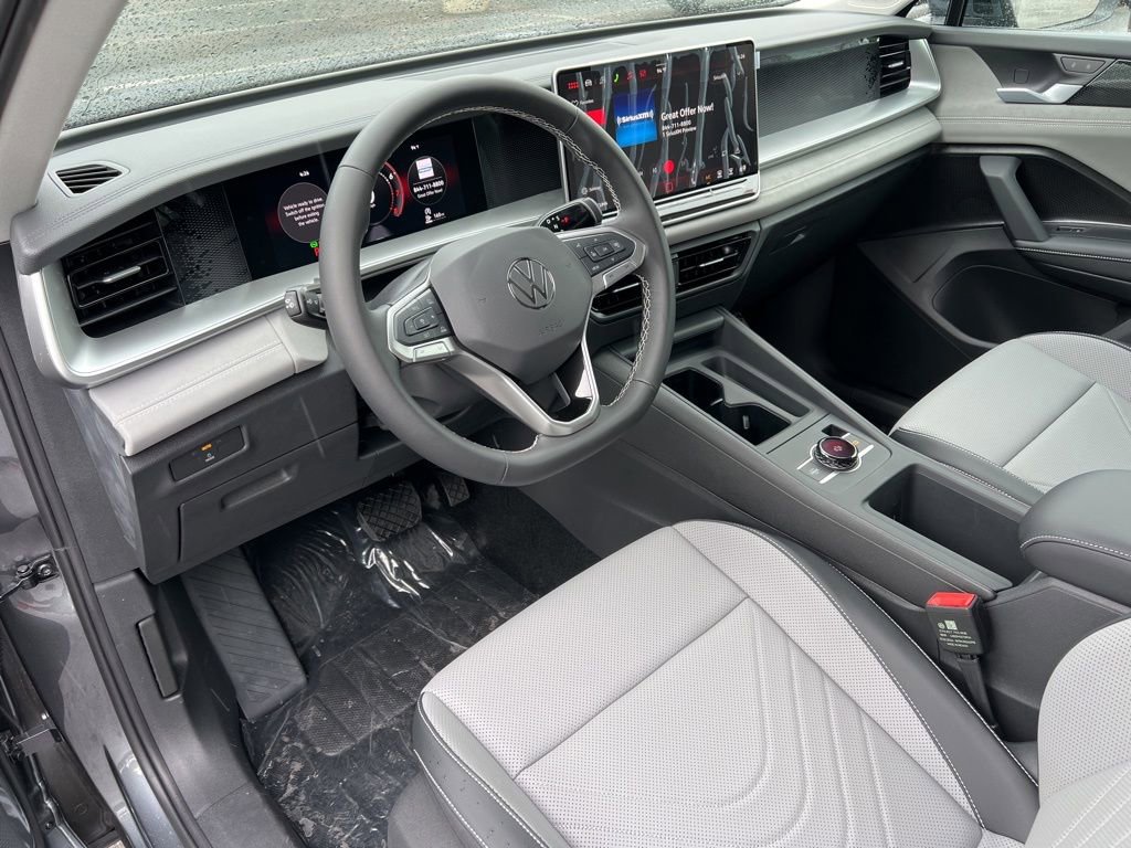 New 2026 Volkswagen Tiguan SE FWD image 14
