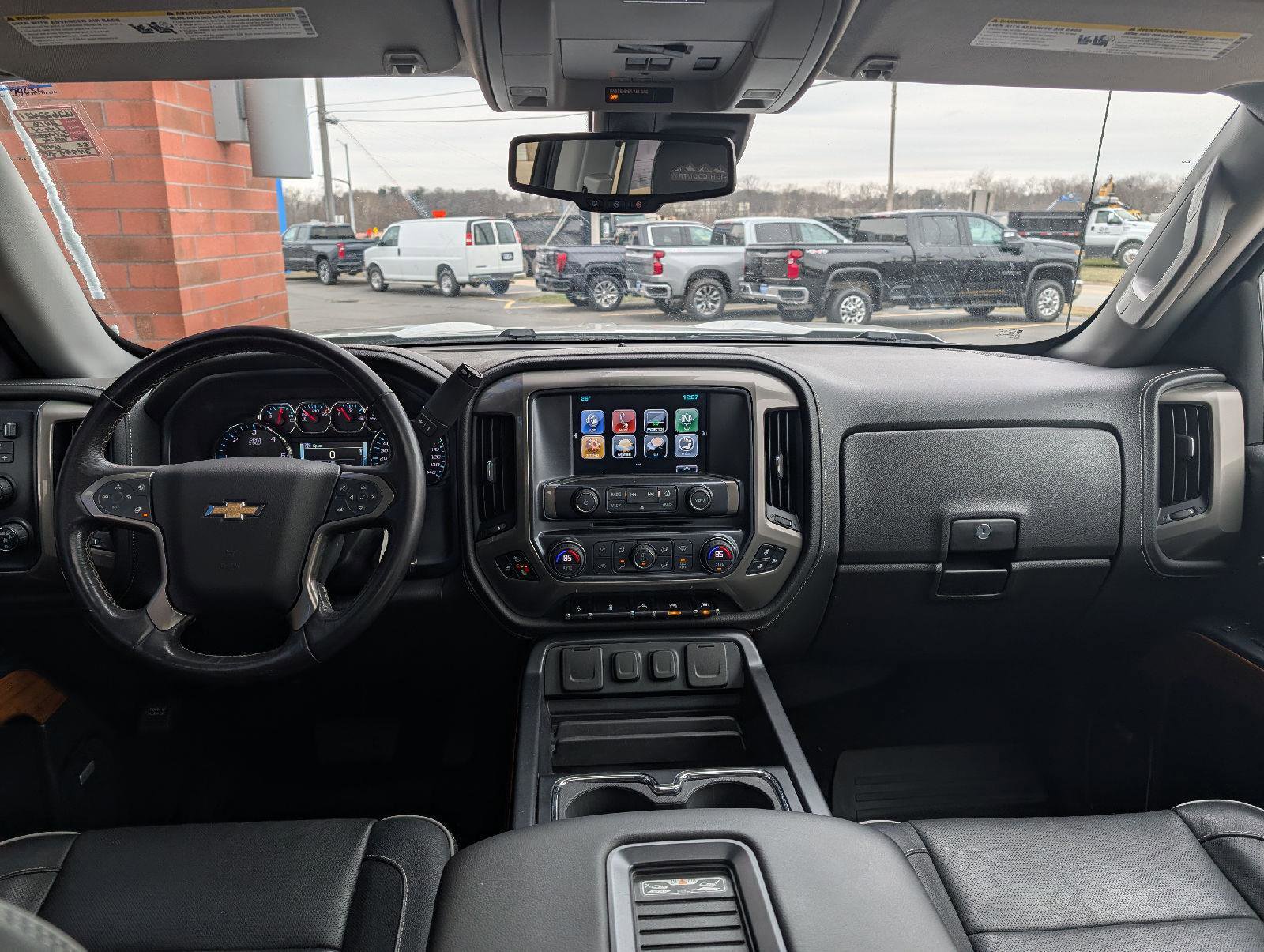 Used 2018 Chevrolet Silverado 1500 High Country image 30