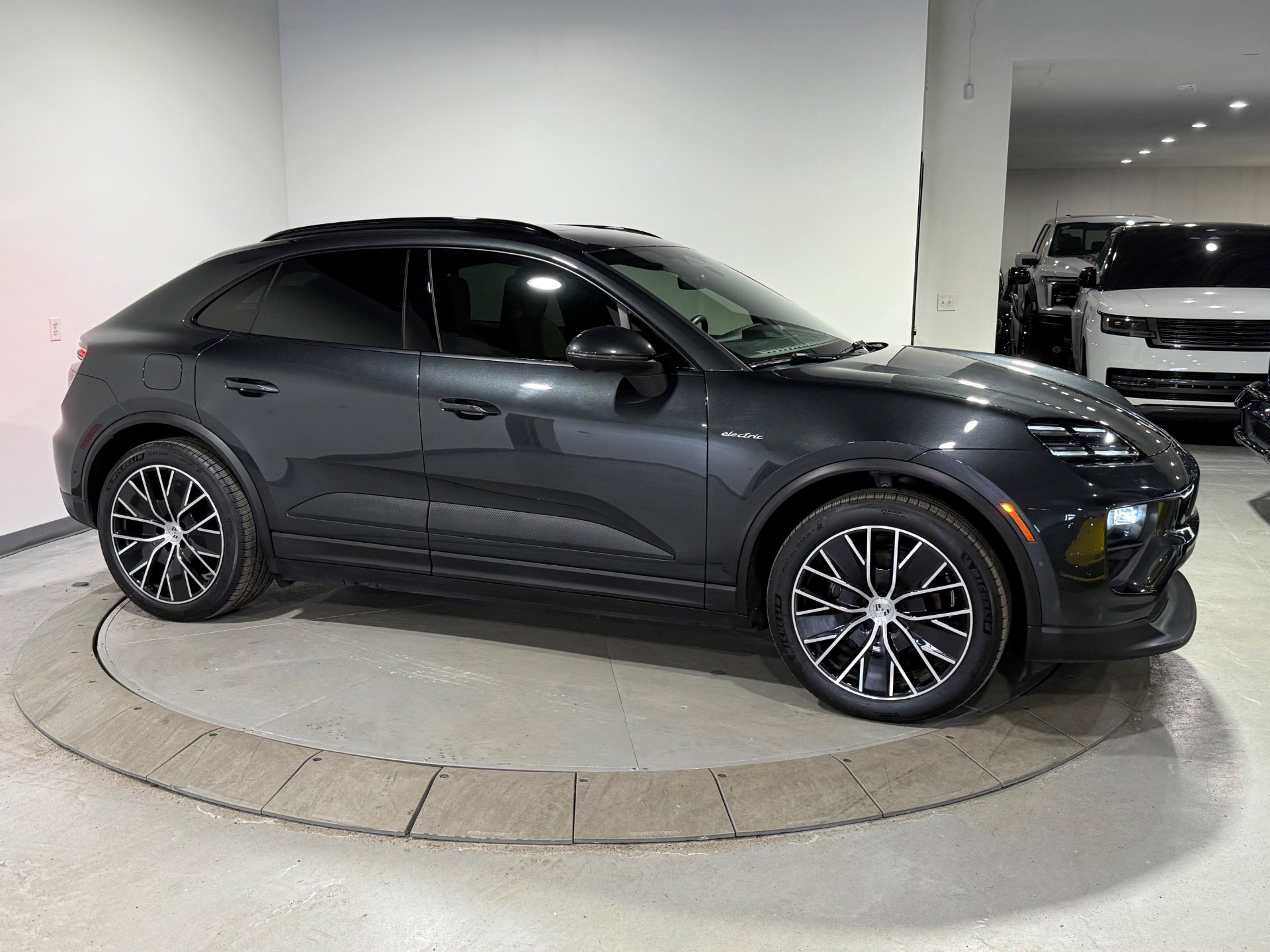 Used 2024 Porsche Macan 4 Electric w/ Premium Package image 16