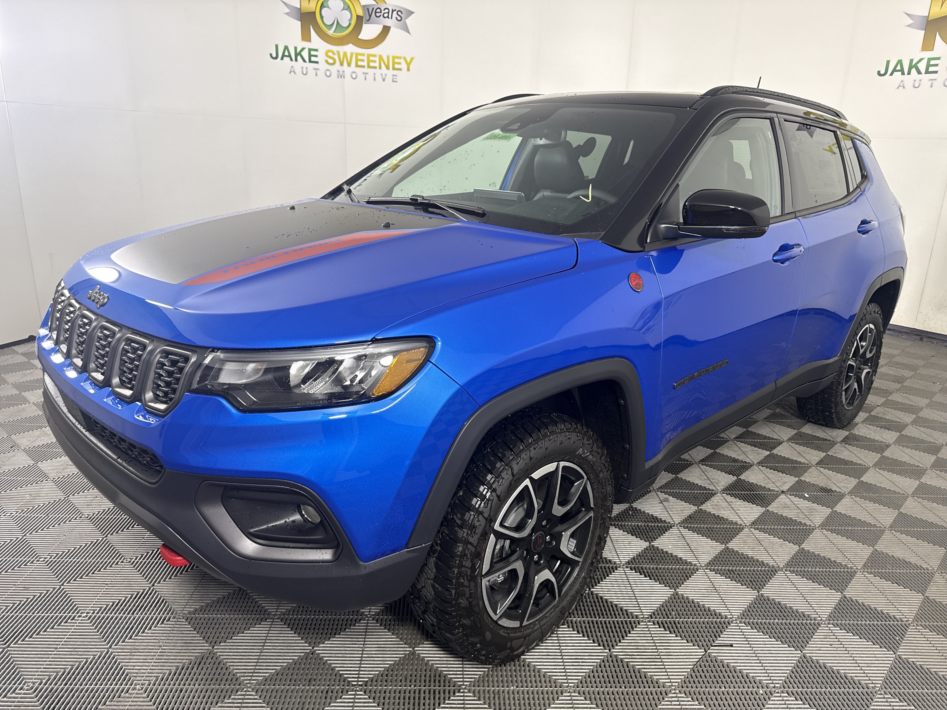 New 2026 Jeep Compass Trailhawk w/ Sun, Sound & Navigation Group AWD/4WD image 4