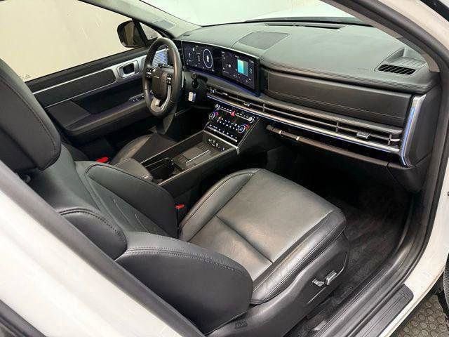 Used 2025 Hyundai Santa Fe Limited image 39