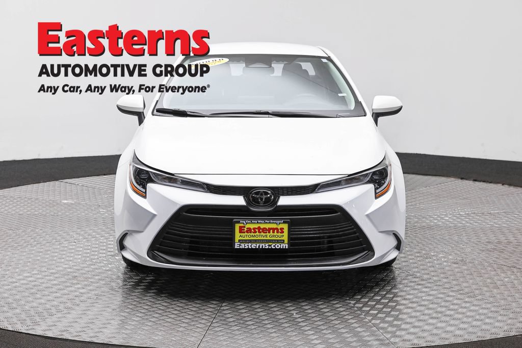 Used 2024 Toyota Corolla LE FWD image 2