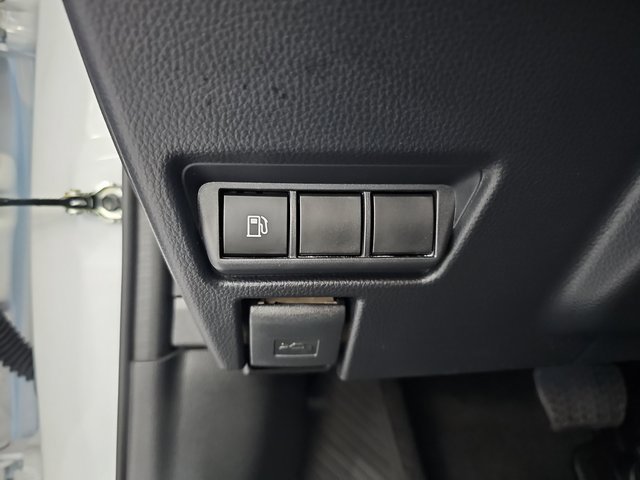 Used 2024 Toyota Prius XLE image 25