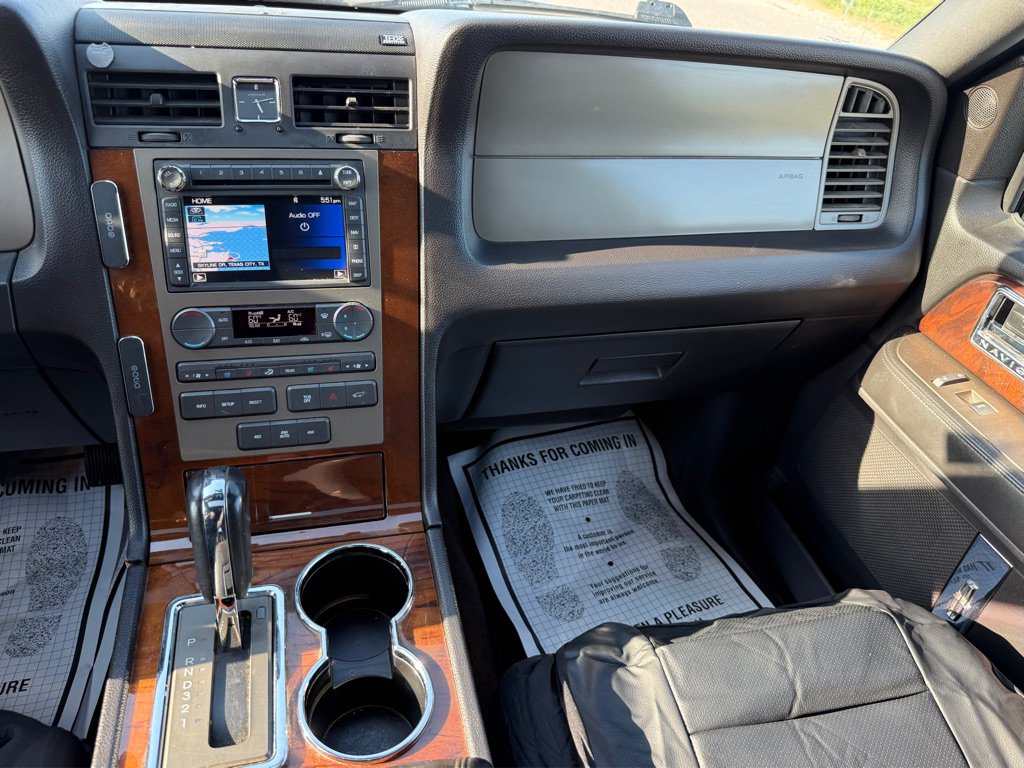 Used 2013 Lincoln Navigator L 4WD w/ HD Trailer Tow Pkg image 10