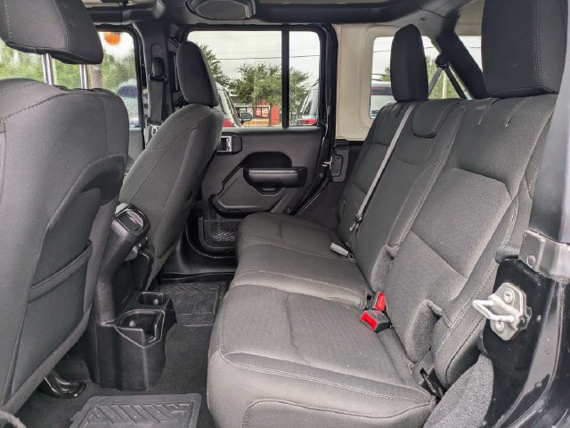Used 2020 Jeep Wrangler Unlimited Sport S AWD/4WD image 15