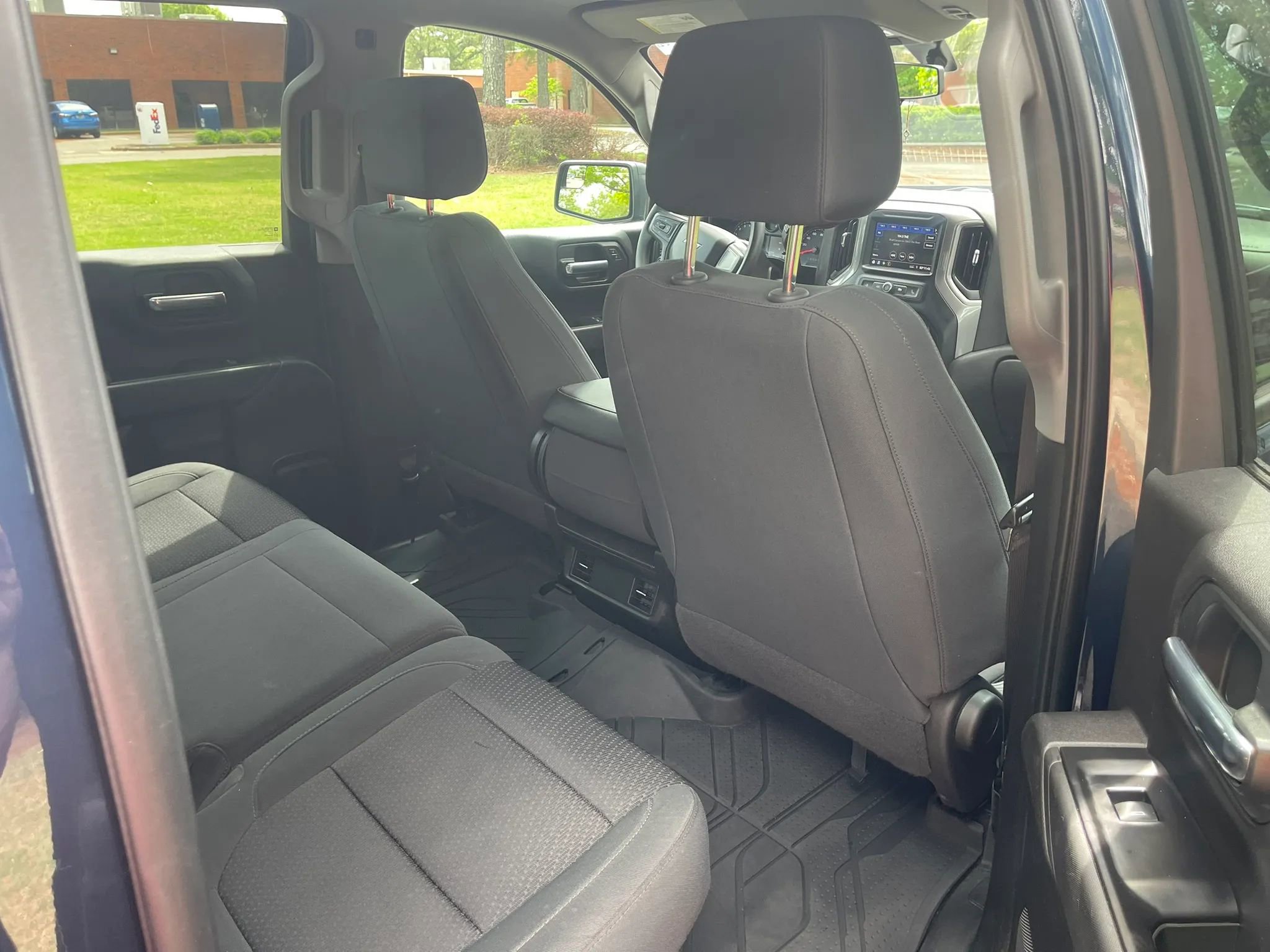 Used 2020 Chevrolet Silverado 1500 Custom w/ Custom Value Package AWD/4WD image 13