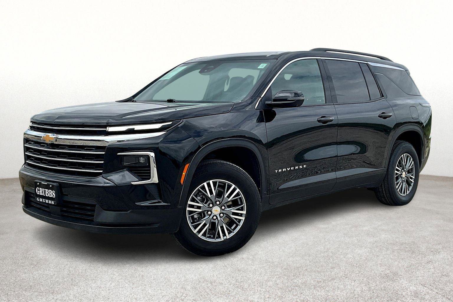 Used 2024 Chevrolet Traverse LT