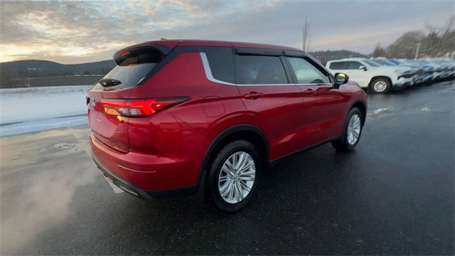 Used 2022 Mitsubishi Outlander ES image 8