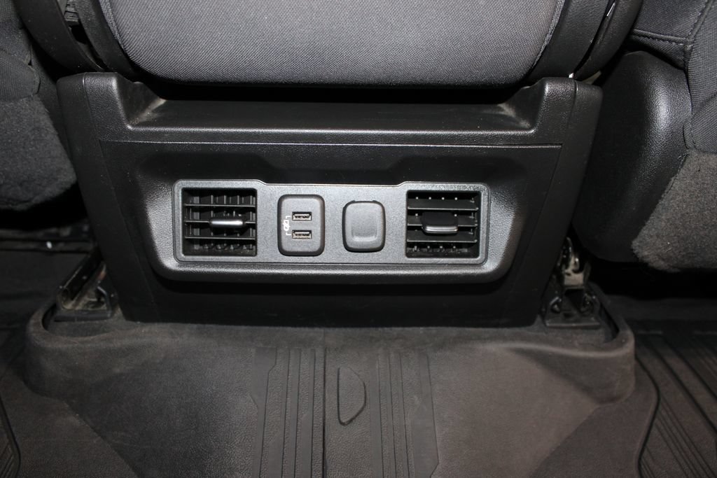 Used 2022 GMC Sierra 3500 SLE w/ SLE Convenience Package AWD/4WD image 32