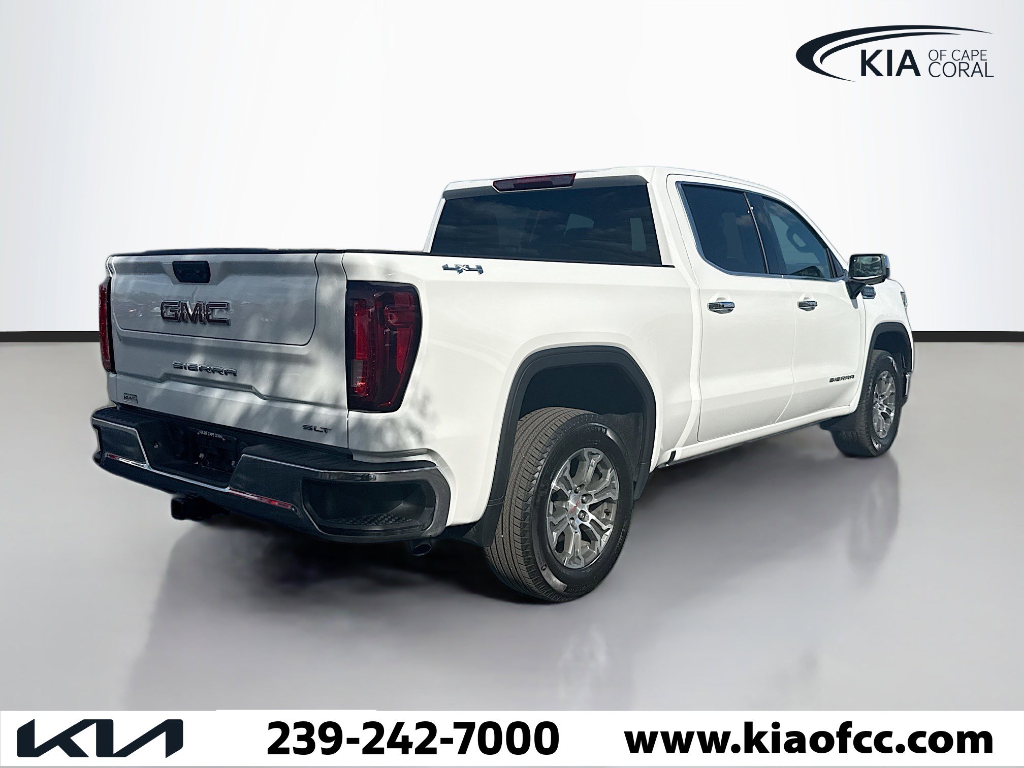 Used 2026 GMC Sierra 1500 SLT AWD/4WD image 5