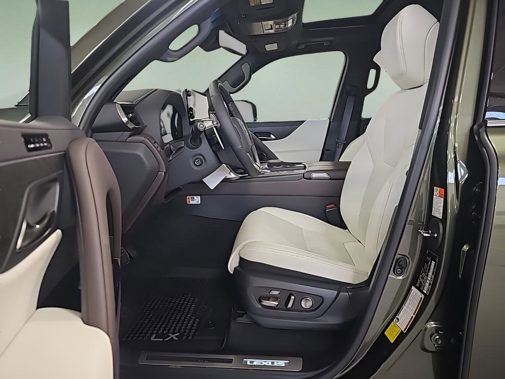 New 2025 Lexus LX 600 4WD w/ Luxury Package image 10
