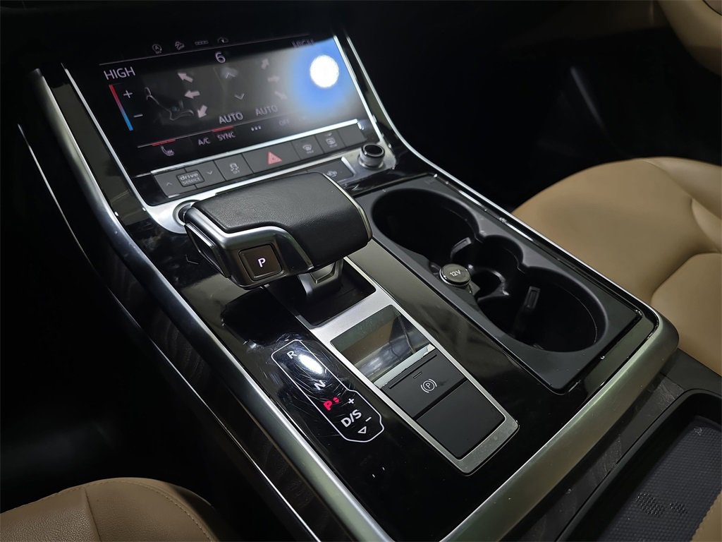 Used 2021 Audi Q7 3.0T Premium image 28