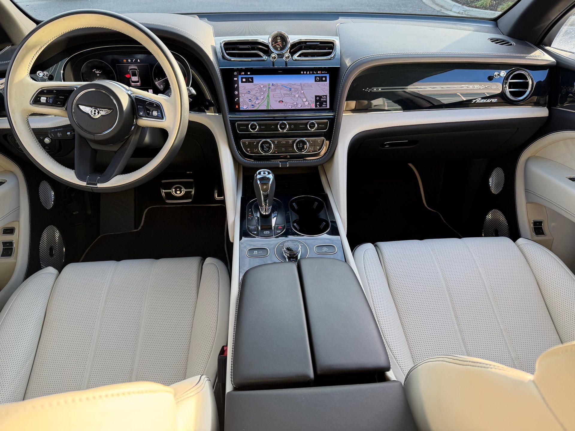 Used 2023 Bentley Bentayga Extended Wheelbase image 4