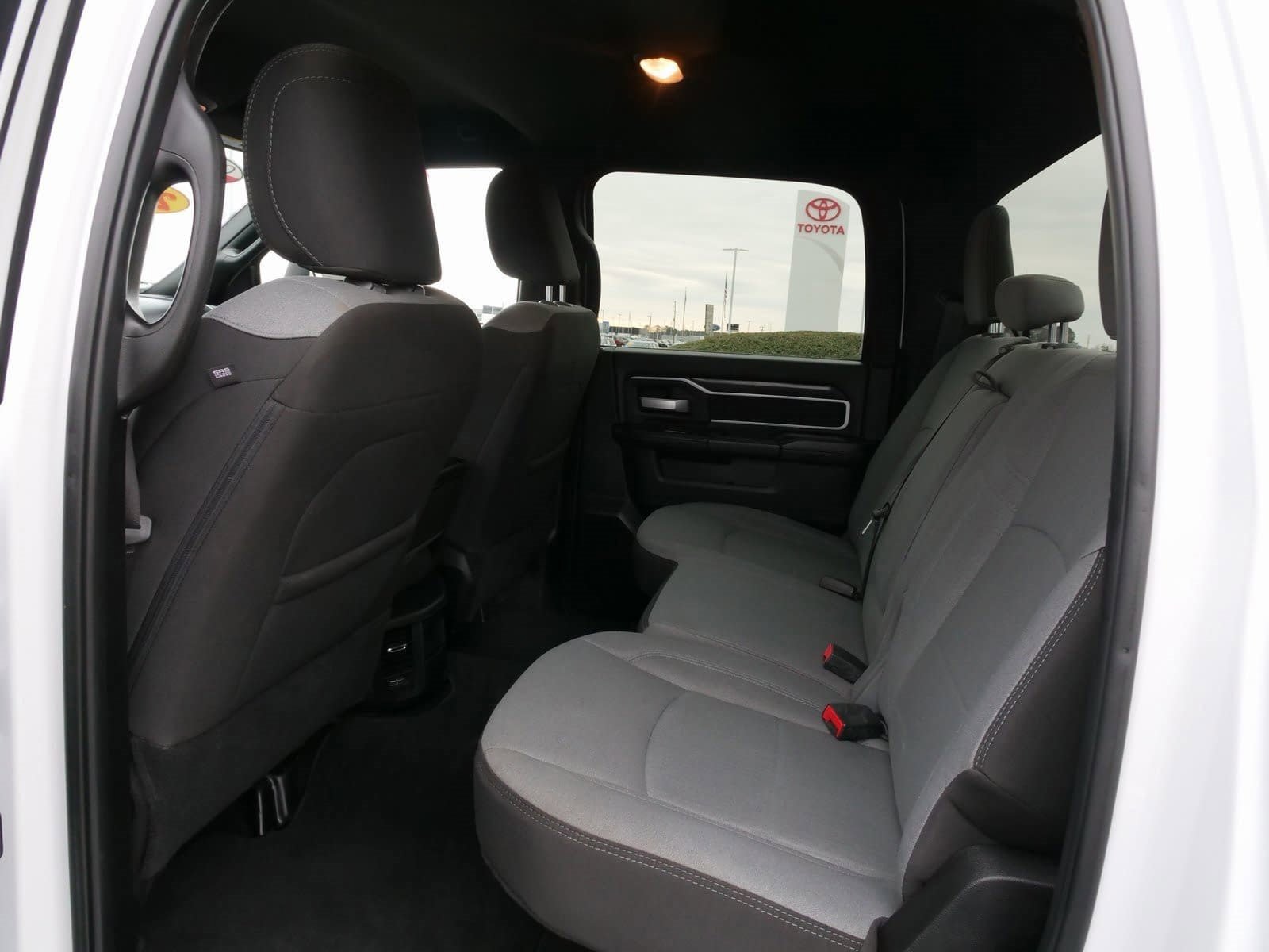 Used 2024 RAM 3500 Big Horn image 15